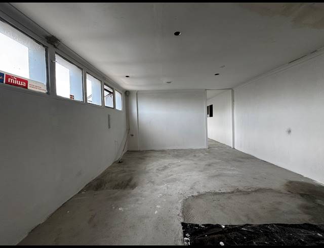 240M² MINI FACTORY TO LET IN PHOENIX INDUSTRIAL